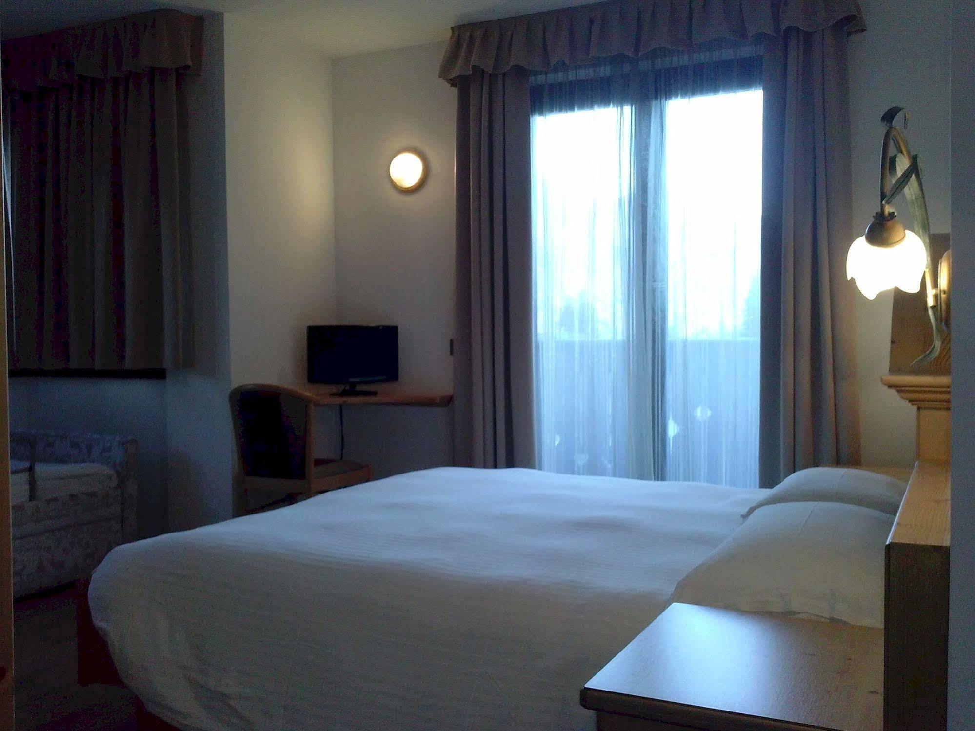 Hotel Villa Fosine Pinzolo Εξωτερικό φωτογραφία